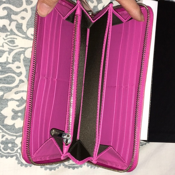 Christian Dior Wallet-authentic but used. - Picture 5 of 6